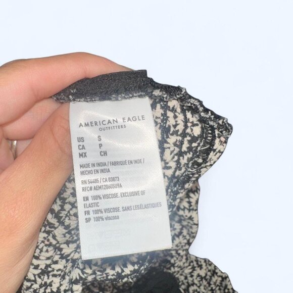 American Eagle Floral Long Sleeve Crop Top - Picture 3 of 3